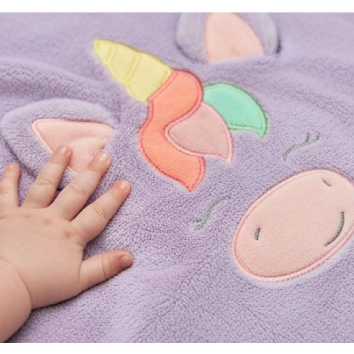 Cobija Con Capucha Unicornio B4 Baby - Image 3